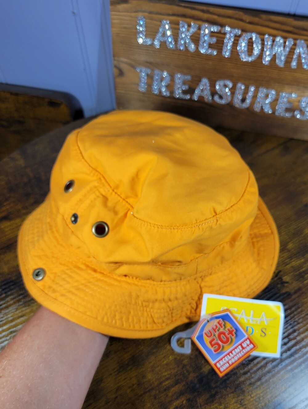 Scala kids Bright Orange Bucket Hat